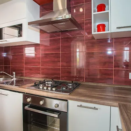 Spacious In Labin With Barbecue Apartment *