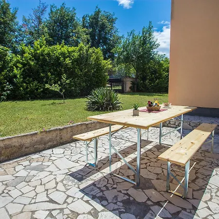 Spacious In Labin With Barbecue Apartamento *
