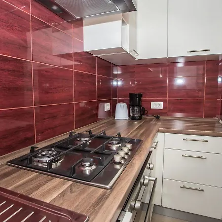 Spacious In Labin With Barbecue Apartamento *